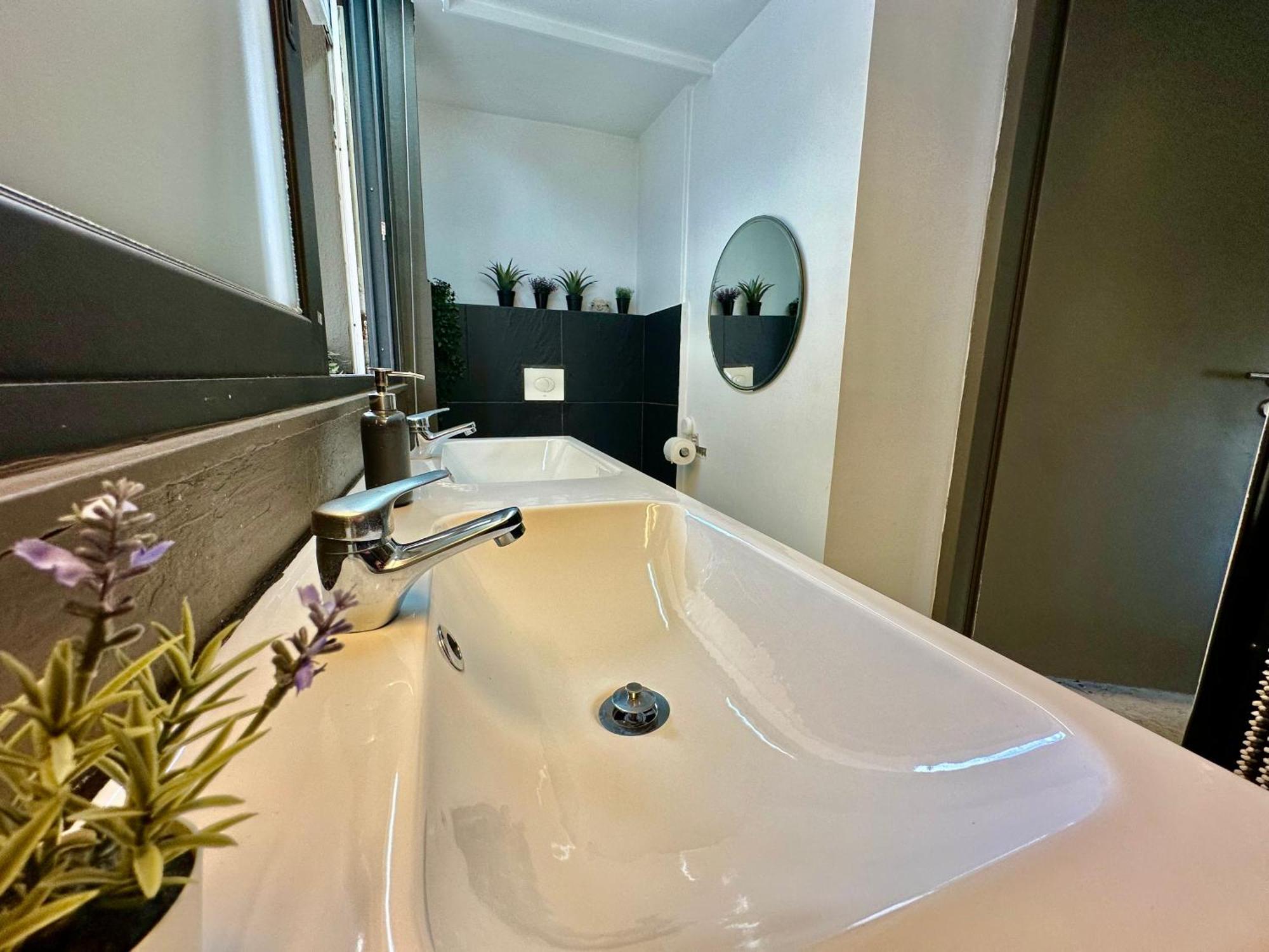 Bright Studio 4 A Short Stay Near Oaka - Iaso - Ygeia - Mitera Hospitals Atenas Exterior foto